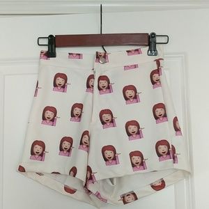 🌺 2/$15 or 4/$25 Omighty Emoji Shorts